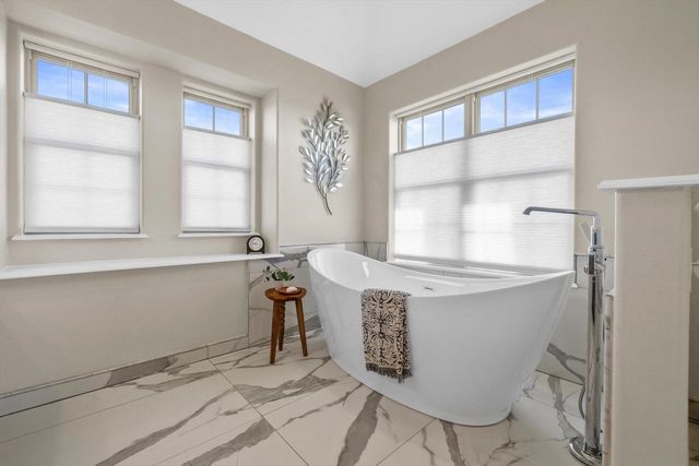 6227 Alex Turn, Caledonia, WI 53108