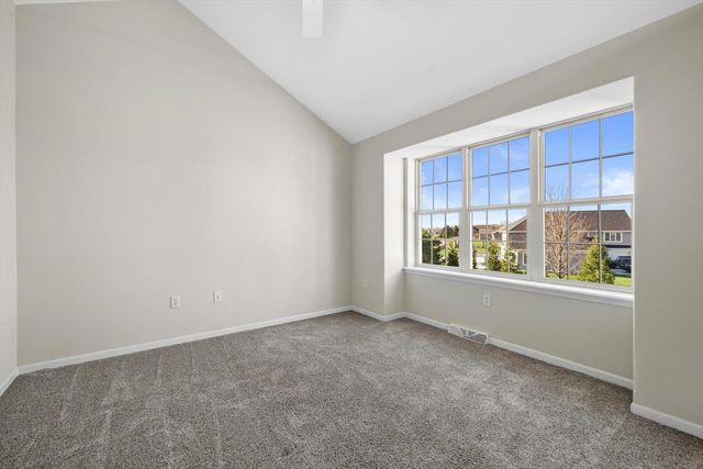6227 Alex Turn, Caledonia, WI 53108