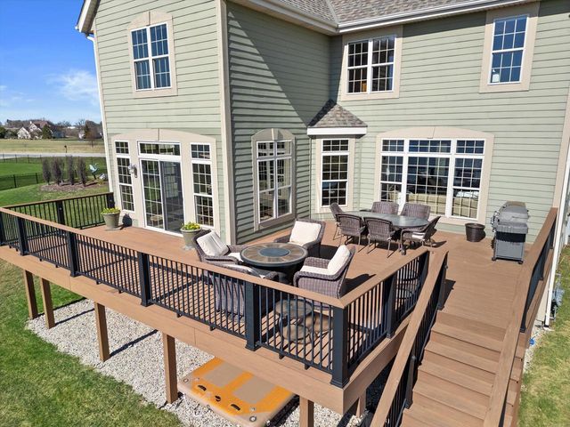 6227 Alex Turn, Caledonia, WI 53108