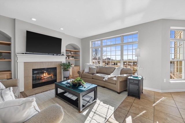 6227 Alex Turn, Caledonia, WI 53108