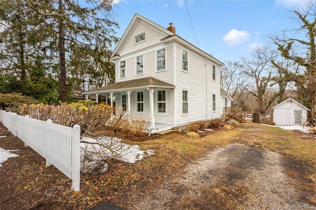 685 Orchard Street, New Suffolk, NY 11956