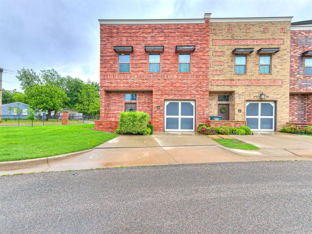 589 S Fretz Avenue, Edmond, OK 73003