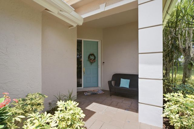 740 Pinehurst Way, Palm Beach Gardens, FL 33418