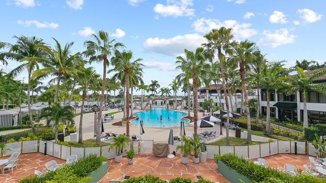 740 Pinehurst Way, Palm Beach Gardens, FL 33418