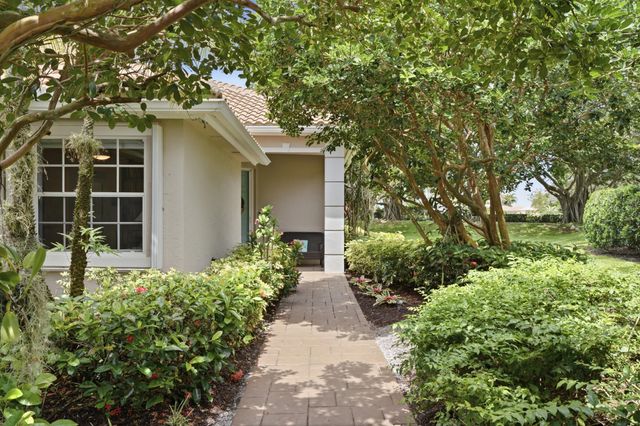 740 Pinehurst Way, Palm Beach Gardens, FL 33418