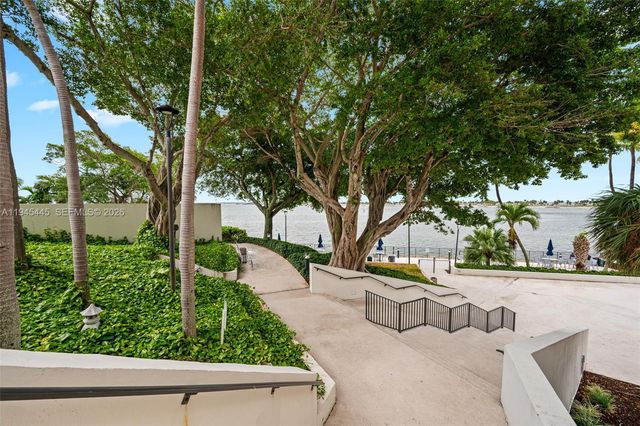 2333 Brickell Ave 1909, Miami, FL 33129