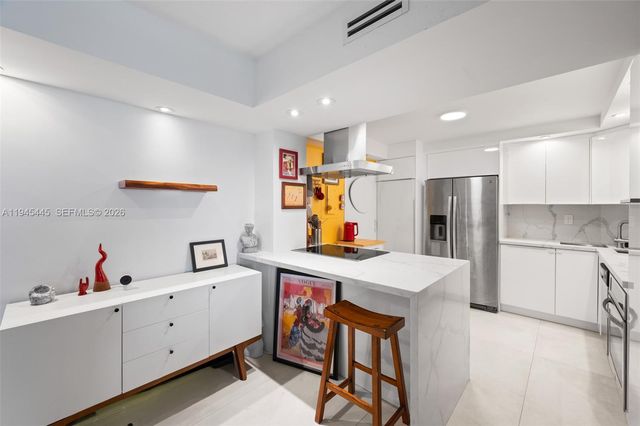 2333 Brickell Ave 1909, Miami, FL 33129