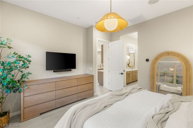 323 Malpaso Street, Las Vegas, NV 89138