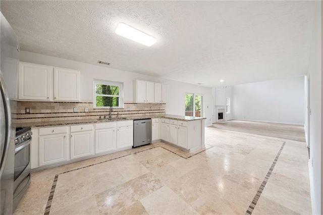 1339 Dalesford Drive, Alpharetta, GA 30004