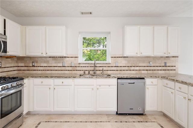 1339 Dalesford Drive, Alpharetta, GA 30004