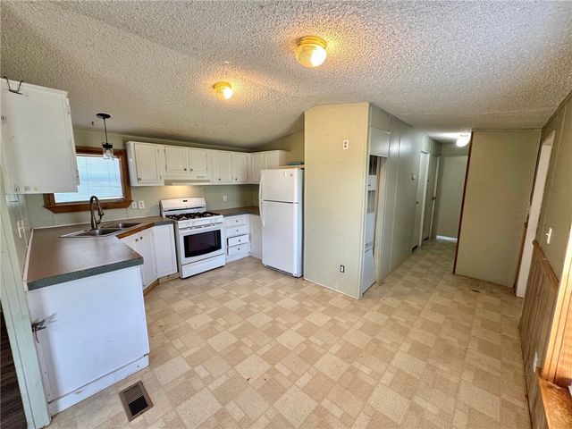 571 FM 799, George West, TX 78022