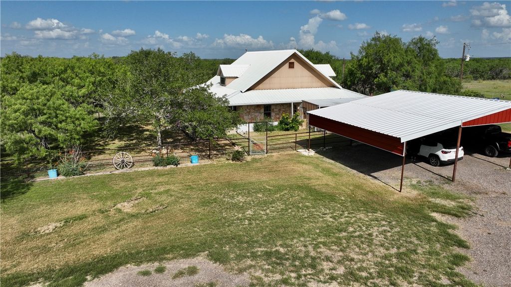 571 FM 799, George West, TX 78022