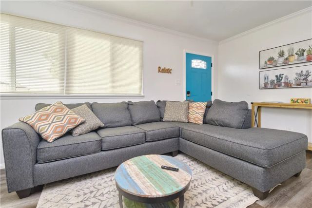 1516 W Stoneridge Court, Ontario, CA 91762