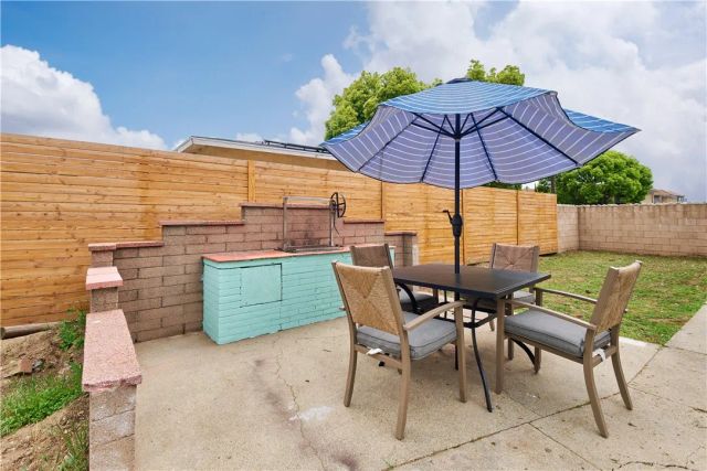 1516 W Stoneridge Court, Ontario, CA 91762