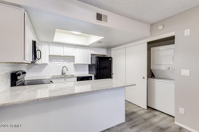 2149 E 10TH Street 3, Tempe, AZ 85281