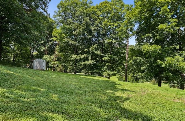 2541 Distillery Rd, Greenbrier, TN 37073