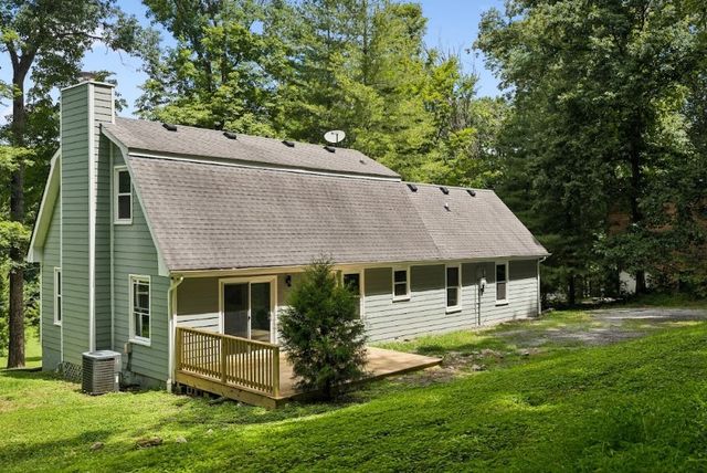2541 Distillery Rd, Greenbrier, TN 37073