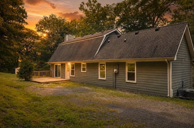 2541 Distillery Rd, Greenbrier, TN 37073