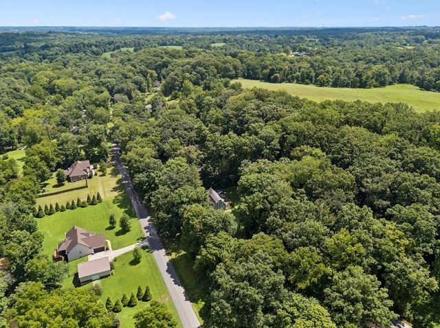 2541 Distillery Rd, Greenbrier, TN 37073