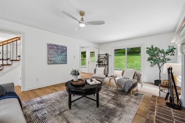2541 Distillery Rd, Greenbrier, TN 37073