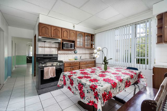 2416 N Rutherford Avenue, Chicago, IL 60607