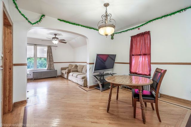 2416 N Rutherford Avenue, Chicago, IL 60607