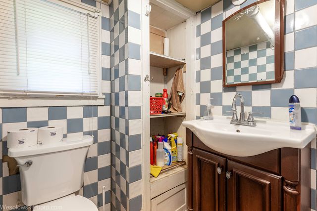 2416 N Rutherford Avenue, Chicago, IL 60607