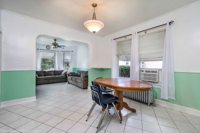 2416 N Rutherford Avenue, Chicago, IL 60607