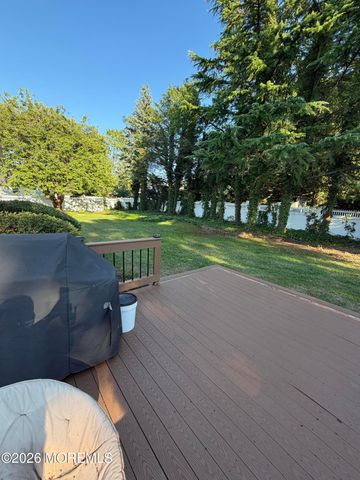 38 Richard Lane, West Long Branch, NJ 07764