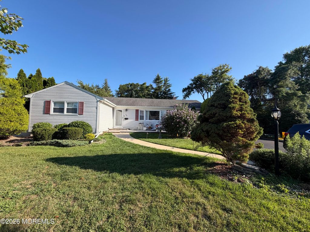 38 Richard Lane, West Long Branch, NJ 07764