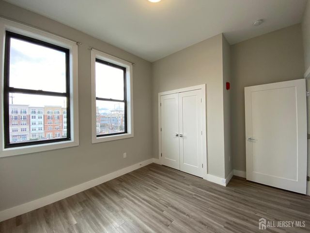 22 Center Street 302, Metuchen, NJ 08840