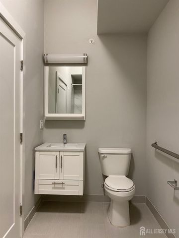22 Center Street 302, Metuchen, NJ 08840
