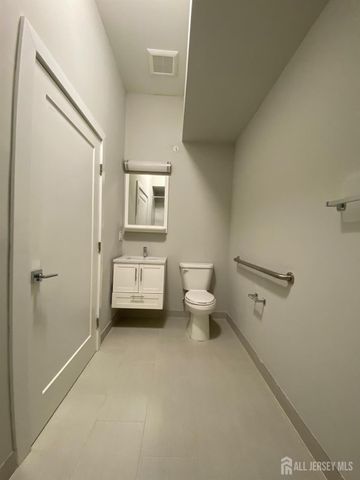 22 Center Street 302, Metuchen, NJ 08840