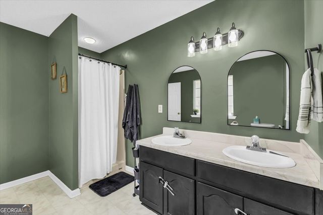 153 Hughes Drive, Midway, GA 31320