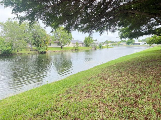 7650 Westwood Dr 504, Tamarac, FL 33321