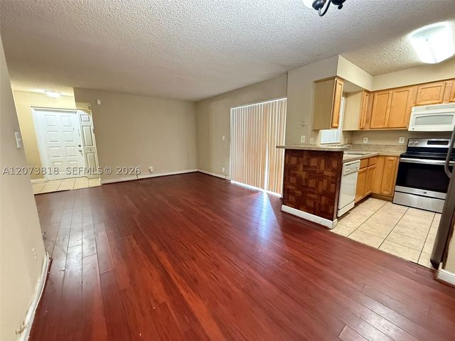 7650 Westwood Dr 504, Tamarac, FL 33321