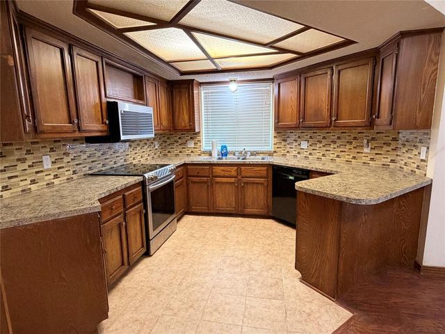 10505 Herbert Drive, Midwest City, OK 73130