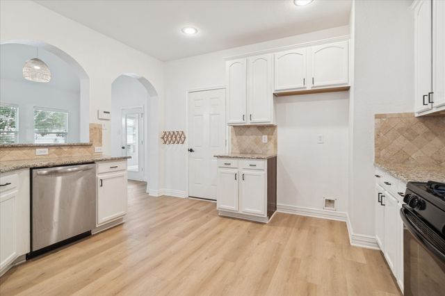 1116 Charleston Lane, Savannah, TX 76227