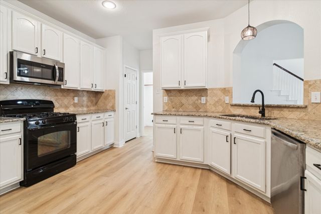 1116 Charleston Lane, Savannah, TX 76227