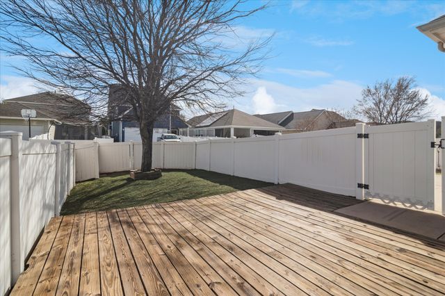 1116 Charleston Lane, Savannah, TX 76227