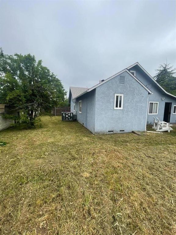 Image 35 of property listing at 3740 26th Avenue, Sacramento, CA 95820