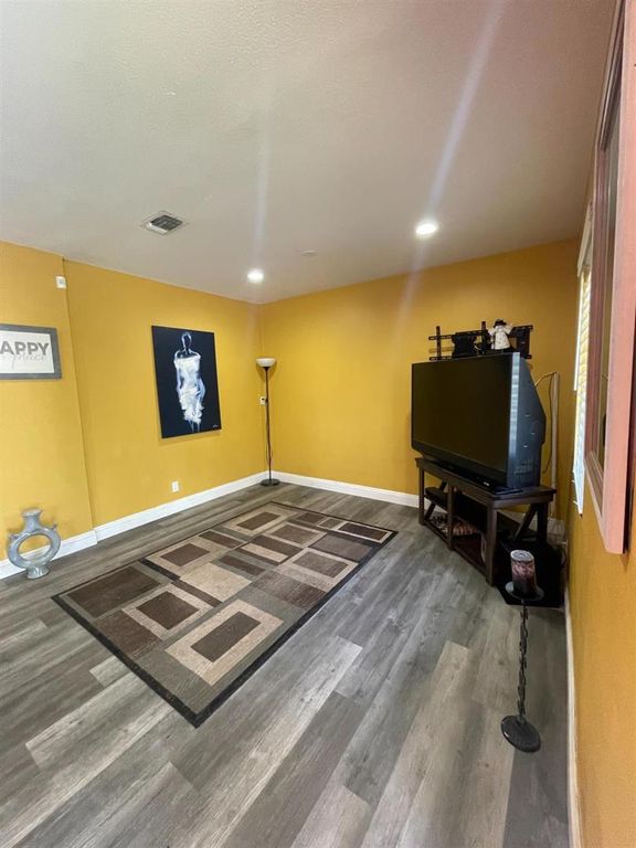 Image 7 of property listing at 3740 26th Avenue, Sacramento, CA 95820