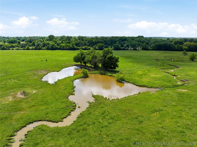 25 W 62 Highway, Morris, OK 74445