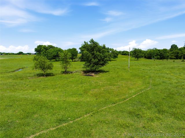 25 W 62 Highway, Morris, OK 74445