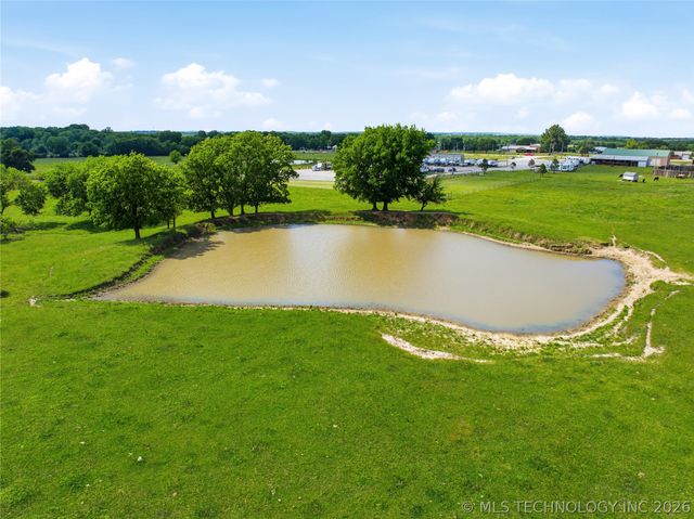 25 W 62 Highway, Morris, OK 74445