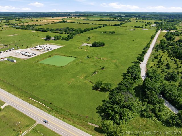 25 W 62 Highway, Morris, OK 74445