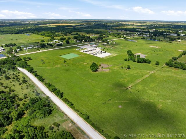 25 W 62 Highway, Morris, OK 74445