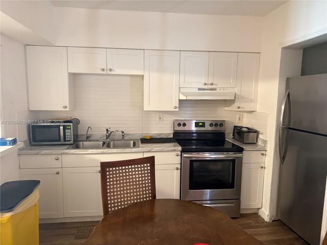 1880 NE 159th St, North Miami Beach, FL 33162