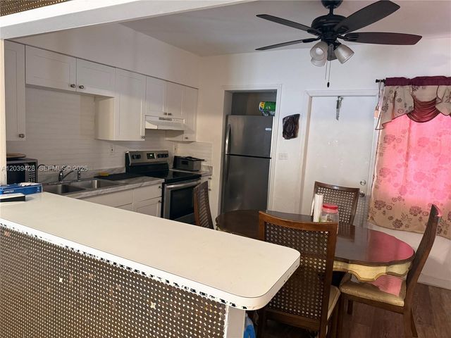 1880 NE 159th St, North Miami Beach, FL 33162