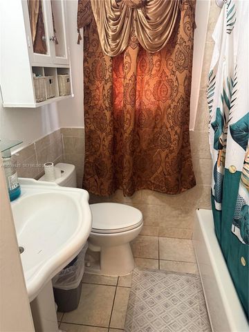 1880 NE 159th St, North Miami Beach, FL 33162